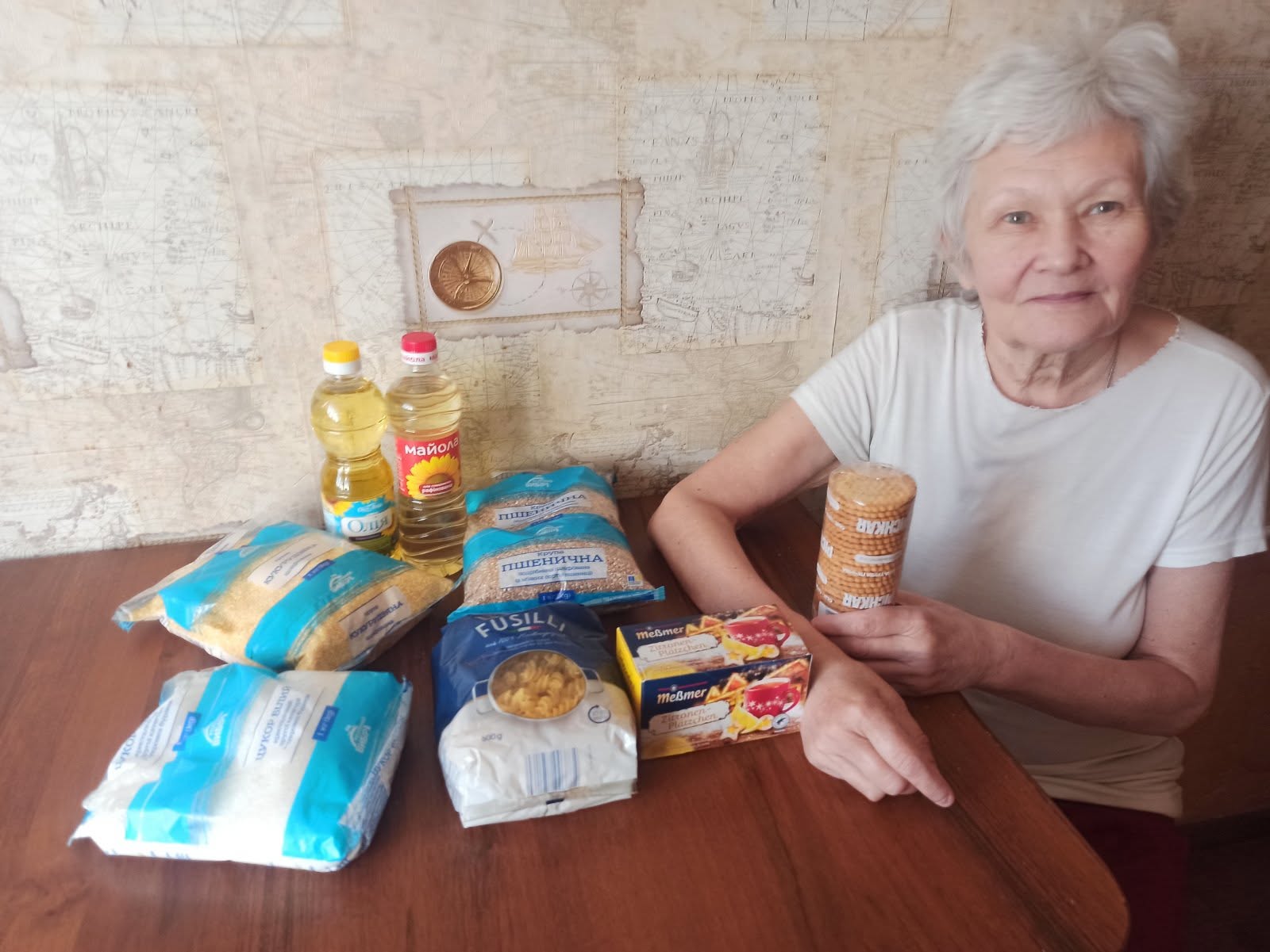 Продуктові набори від благодійника